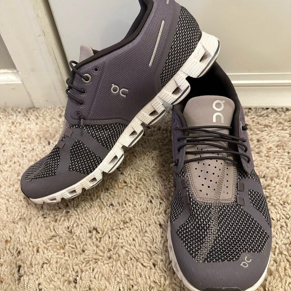 Women’s On Cloud size 9.5